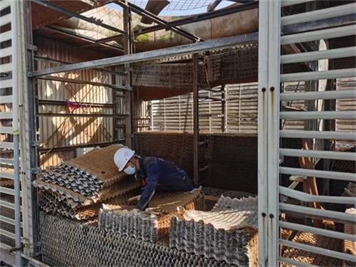 淺析為什么閉式冷卻塔出現漏水問題(冷卻塔下面漏水)